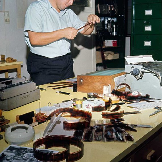 AP’s Horst Faas examines 35mm negatives – 1967